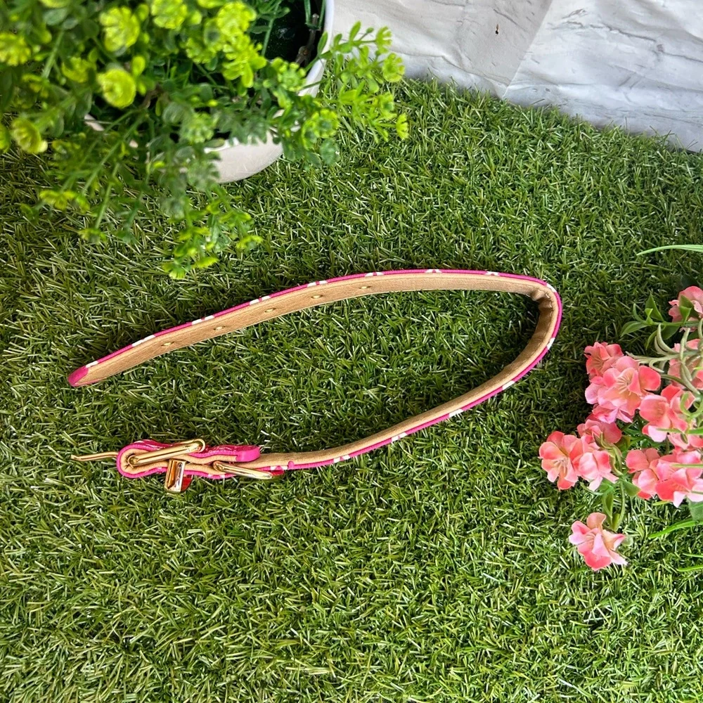 collar pink flower